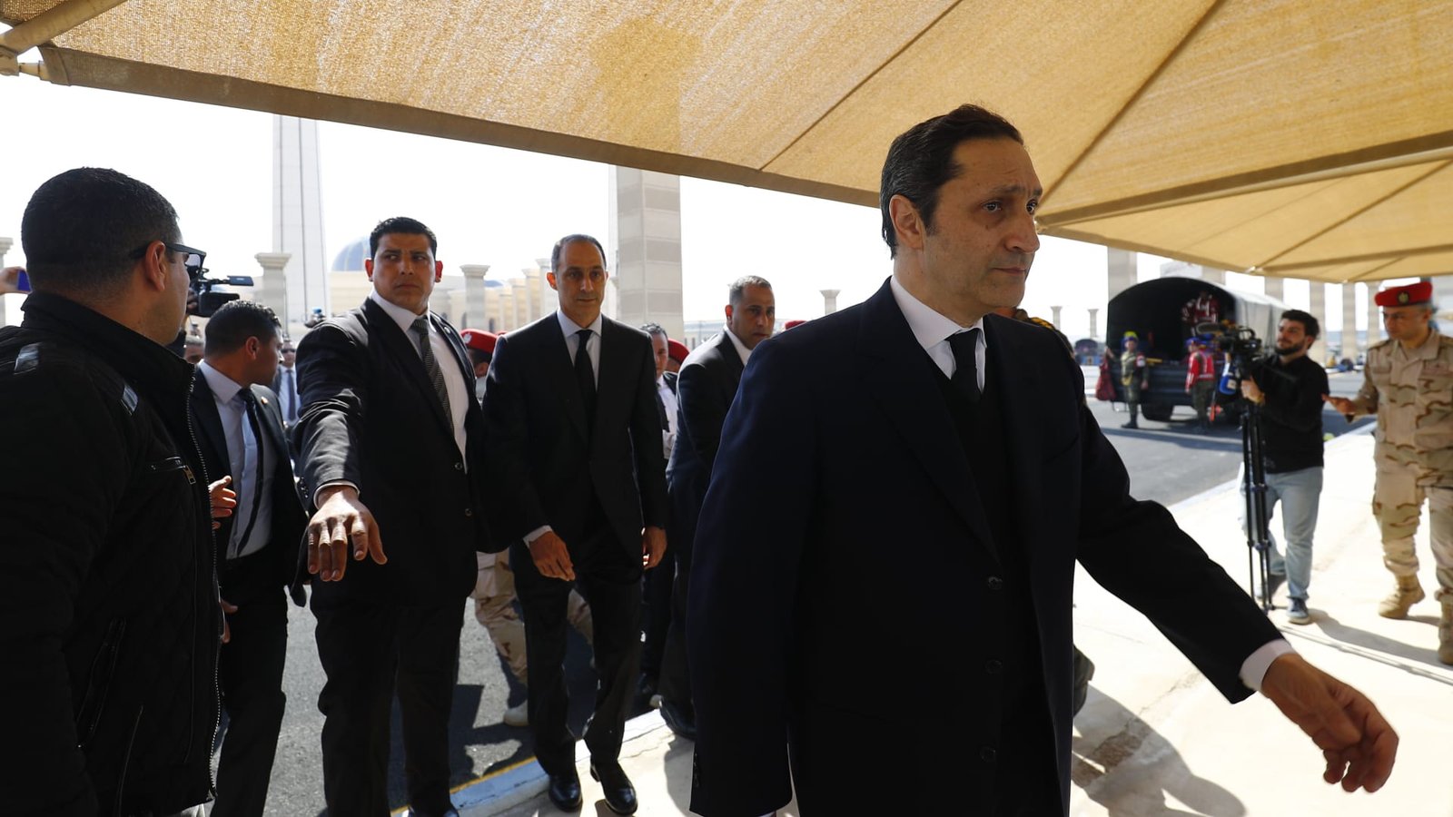 بعد تصريح أبو الغيط عن عبدالناصر والسادات والسيسي.. علاء مبارك يتساءل عن سبب "تجاهل" والده