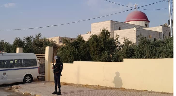 سفير الفاتيكان في الأردن يزور مصابي حادثة الكرك