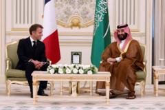 السفارة الأمريكية في السعودية تطلب من موظفيها وعائلاتهم مغادرة المملكة، ومقتل شخصين عقب اعتراض مسيّرة
