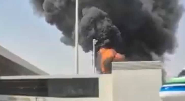 الطيران المدني السعودي: وفاة مقيم وإصابة 11 آخرين في الاعتداء على مطار الملك خالد بالرياض