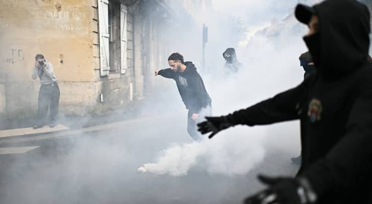 توقيف نحو 8 آلاف شخص في فرنسا منذ انطلاق احتجاجات طلاب المدارس الثانوية