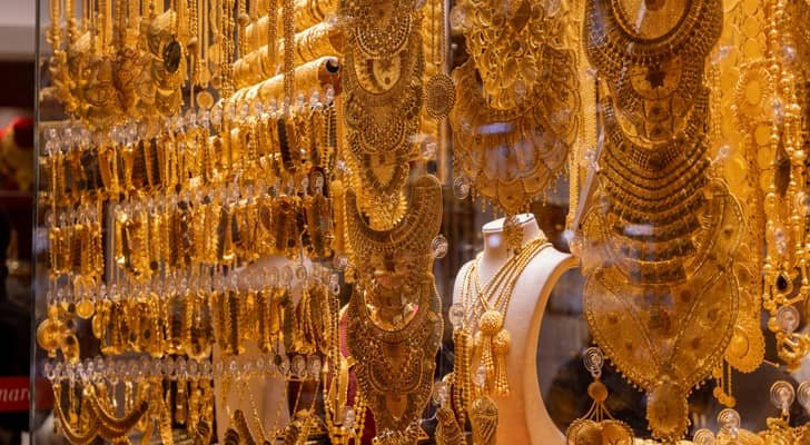 تراجع أسعار الذهب قرب 4000 دولار تحت ضغط التضخم وخسائر قطاع التكنولوجيا