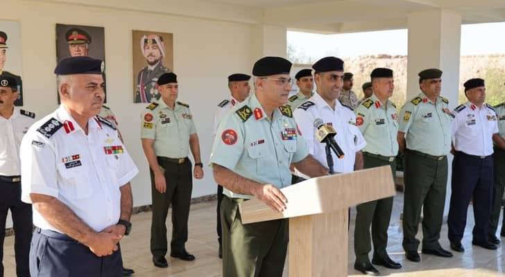 رئيس هيئة الأركان المشتركة يفتتح مباني جديدة للقوة البحرية والزوارق الملكية