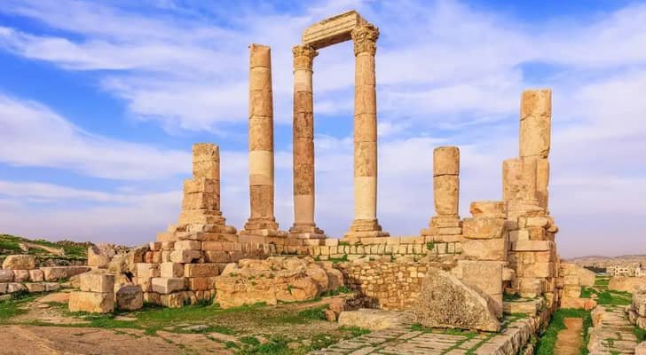 ارتفاع على درجات الحرارة وأمطار متوقعة من ليل السبت وحتى صباح الأحد