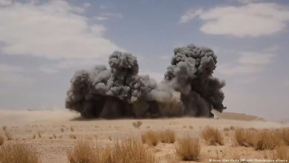 اليمن ـ أكثر من 53 قتيلا و200 جريح في هجوم حوثي على معسكر حكومي بشبوة