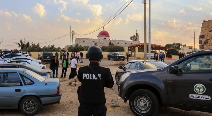 خبير أمني لـ رؤيا: الهجوم على الكنيسة في الكرك تقف وراءه جماعات تكفيرية لضرب النسيج الوطني الأردني