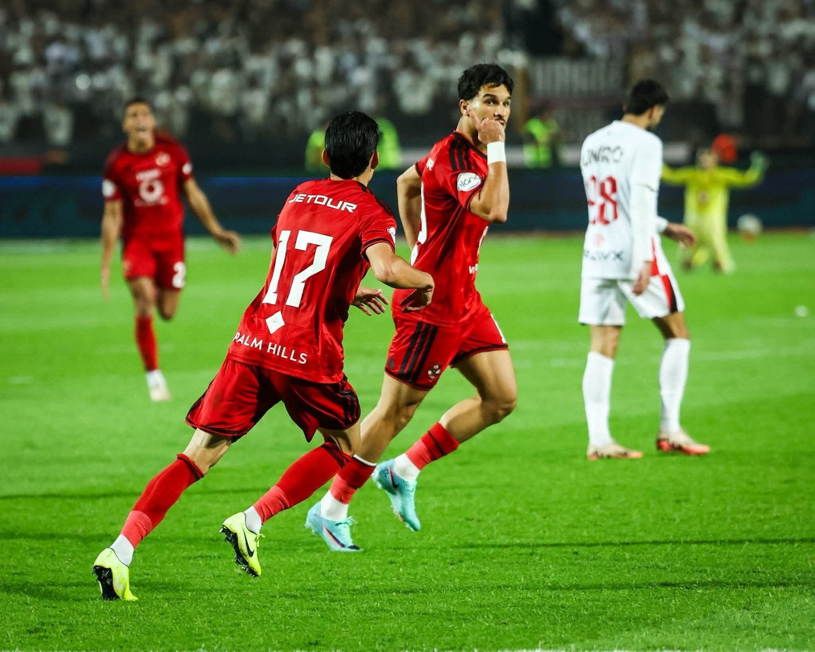 الأهلي يحسم "الديربي المصري" ويتصدر الدوري بفوزه على الزمالك
