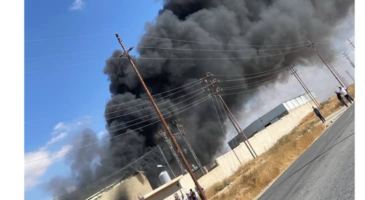 مراسل رؤيا: الدفاع المدني يسيطر على حريق مصنع إسفنج في منطقة سهل الدبة بالمفرق - فيديو