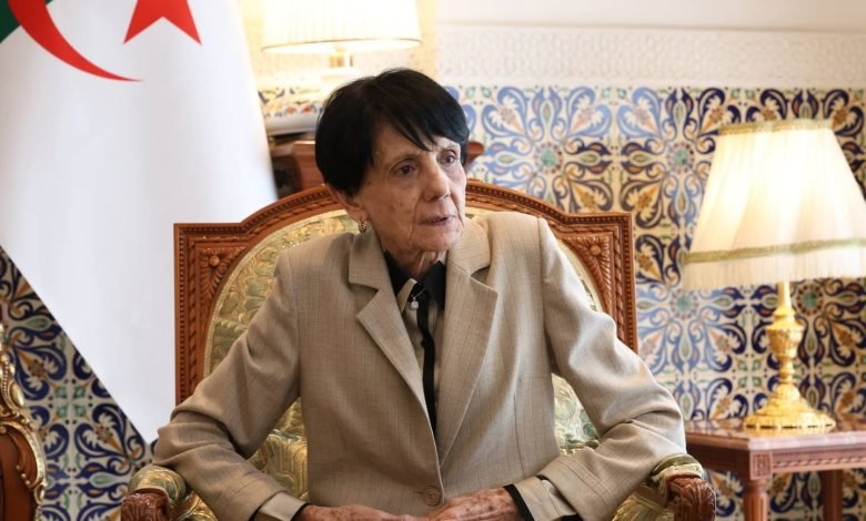 رئيسة المحكمة الدستورية تعزي في وفاة المجاهد محمد علي هارون