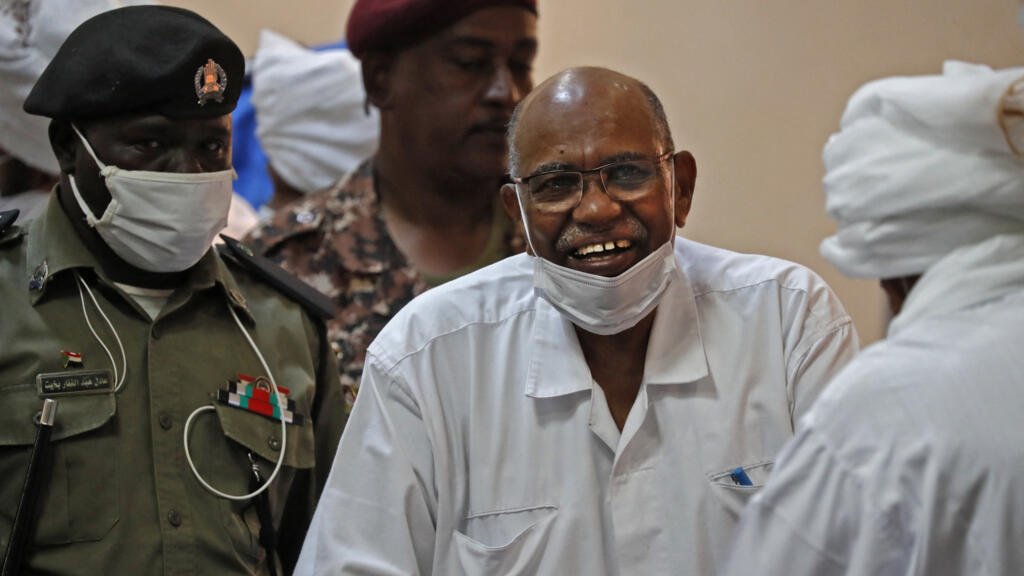 السودان: الرئيس السابق عمر البشير يلتمس إذنا بالسفر إلى الخارج للعلاج