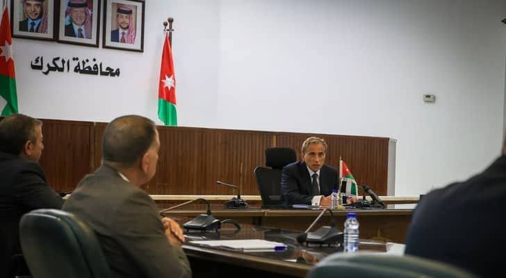 رئيس الوزراء يؤكد: الأردن سيبقى سدا منيعا بقيادة الملك في وجه الفكر التكفيري