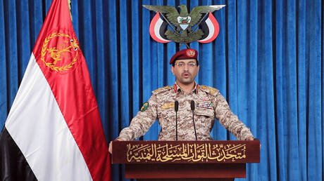 الحوثيون: نجدد تحذيرنا من استخدام مطار الملك خالد في الرياض كونه هدفا عسكريا لقواتنا ولن يكون آمنا