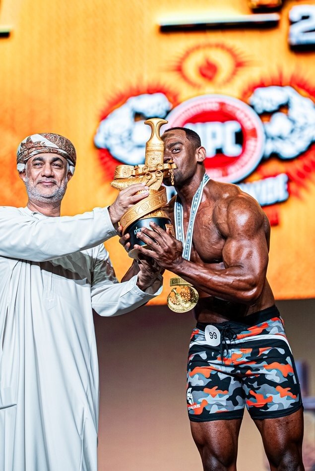 الحيدي يتوج بطلا في "ليفت عُمان برو" لبناء الأجسام ويحصد بطاقة الاحتراف