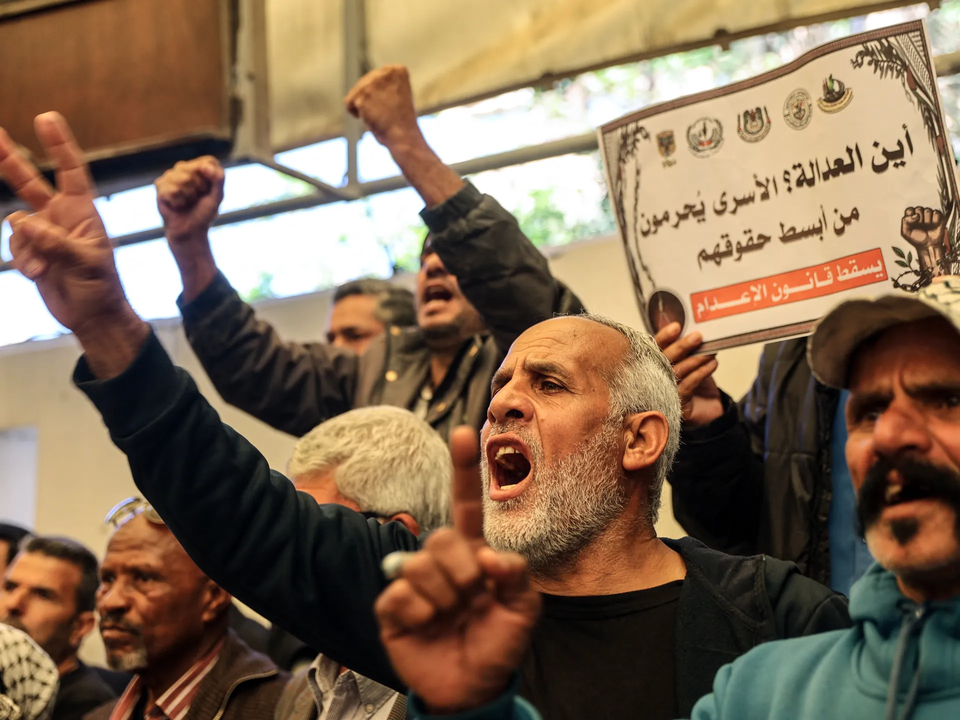 تحقيق: إسرائيل تعذب فلسطينيين بصواعق كهربائية أمريكية الصنع