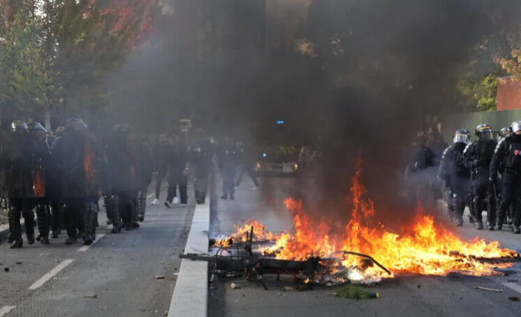 France: Amnesty International dénonce l’usage de la force contre des lycéens mobilisés