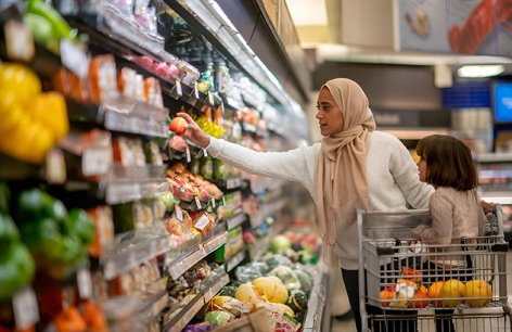 عروض الواجهات التجارية تقضي على عادة “المونة”