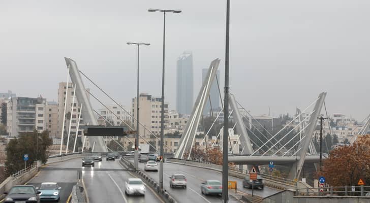 طقس لطيف وغائم جزئياً  مع فرصة لزخات مطرية شمال الأردن السبت