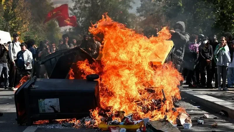فرنسا: إغلاق مئات المدارس الثانوية مع اندلاع أعمال عنف جديدة
