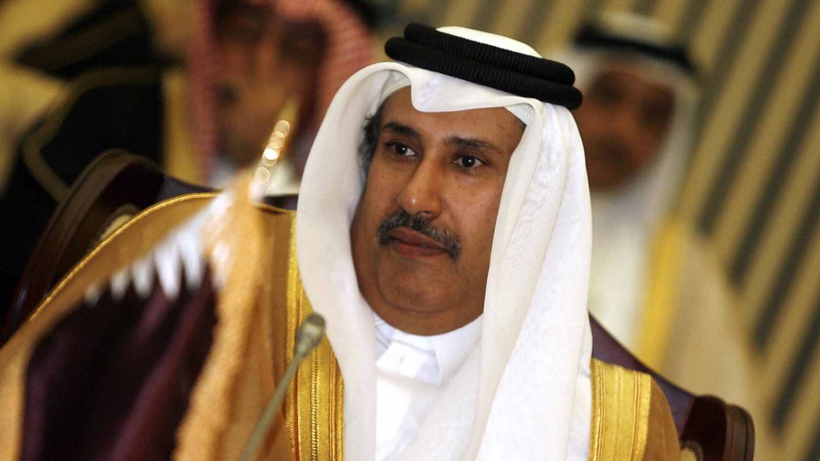 حمد بن جاسم يحذر دول الخليج من "خطر وجودي" ويدعو لإزاحة "كل الخلافات الجانبية"