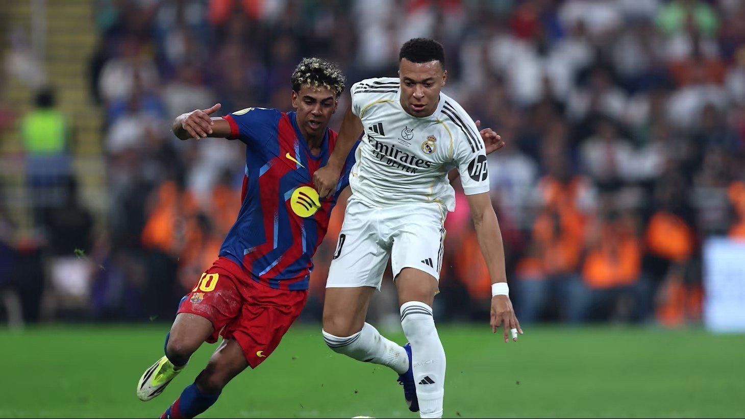 "كلاسيكو الأرض".. برشلونة لتوسيع الفارق والريال لإشعال سباق اللقب