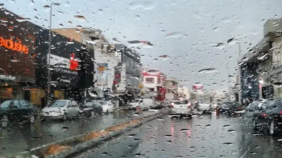 حكومة الوحدة ترفع الجاهزية تحسبًا لأمطار غزيرة ابتداءً من الجمعة وحتى الأربعاء
