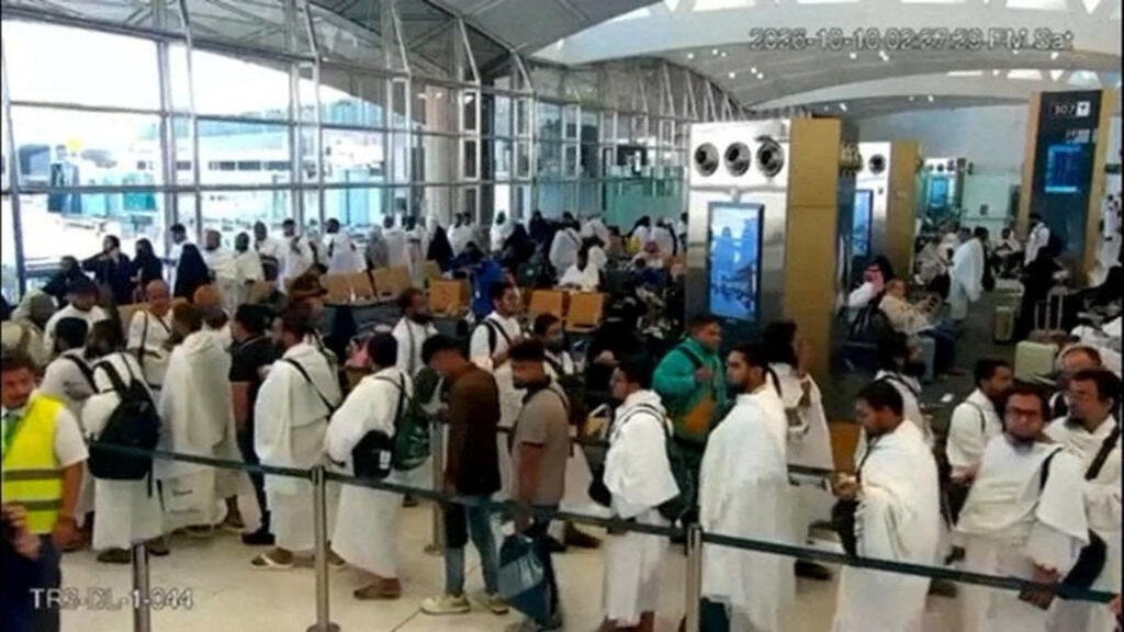 رغم تطمينات الرياض... هجمات الحوثيين تلقي بظلالها على رحلات المعتمرين في السعودية