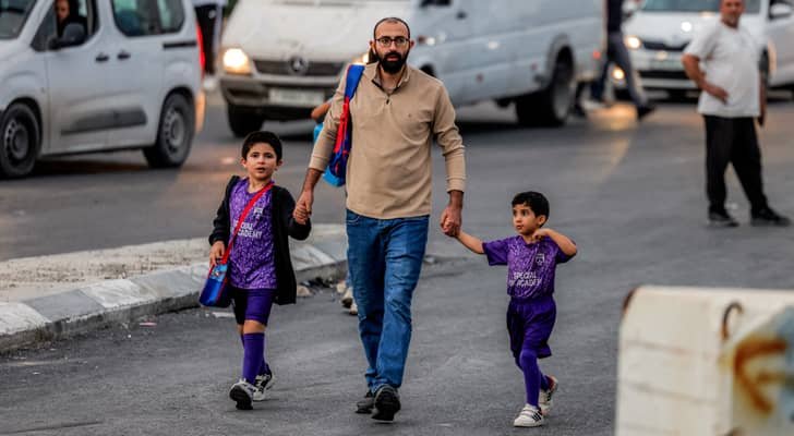 السلطة الفلسطينية: إجبار نحو 2700 مواطن على النزوح قسراً في الخليل إثر عملية عسكرية واسعة