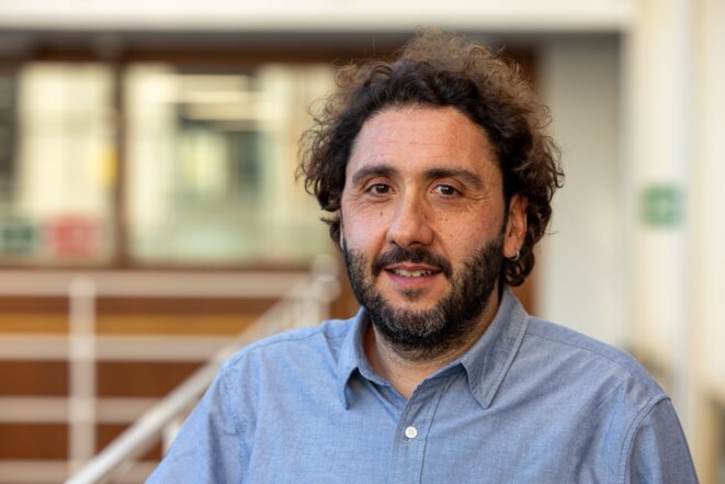 الإعلام الفرنسي يحول المحتجين إلى متهمين والمهاجرين إلى كبش فداء