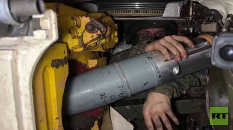 دبابة "Т-72" الروسية تنفذ مهمات قتالية في محيط منطقة العملية العسكرية الخاصة