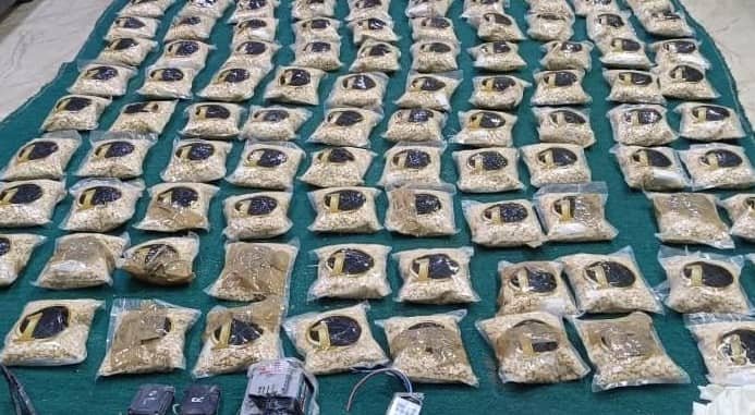 الجيش العربي: المنطقة العسكرية الشرقية تُحبط محاولة تهريب كمية كبيرة من المخدرات بواسطة بالونات موجّهة