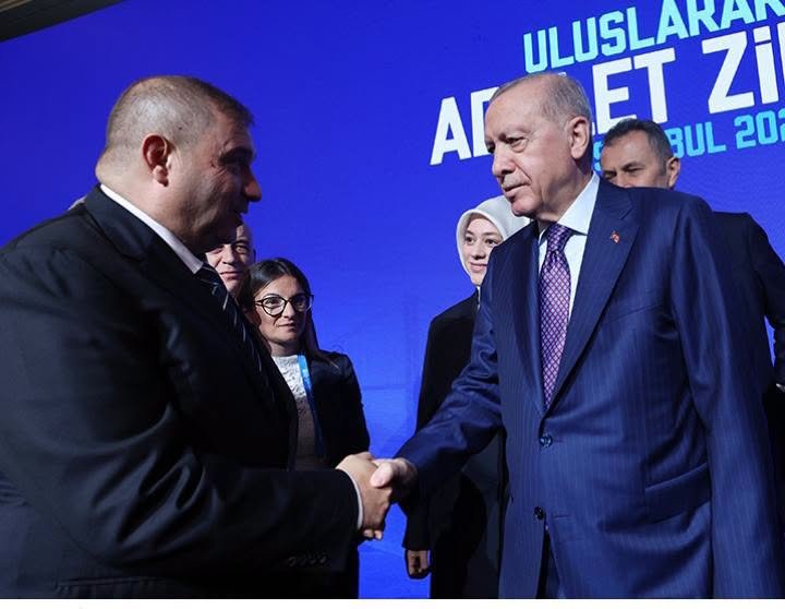 وزير العدل يلتقي بالرئيس التركي أردوغان 