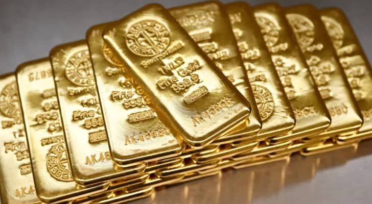 انخفاض أسعار العقود الفورية للذهب عالمياً يوم الثلاثاء