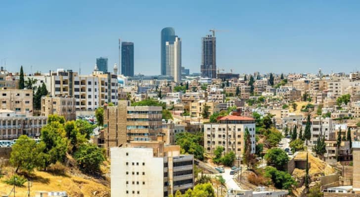 منخفض جوي قوي يصل الحوض الشرقي للبحر المتوسط.. فما تأثير ذلك على الدول العربية؟