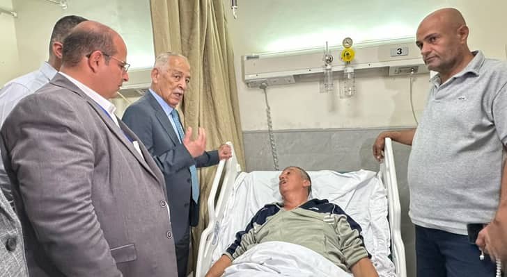 بتوجيهات ملكية.. رئيس الديوان الملكي العيسوي يعود مصابي الاعتداء الإرهابي على كنيسة حمود في الكرك.. فيديو