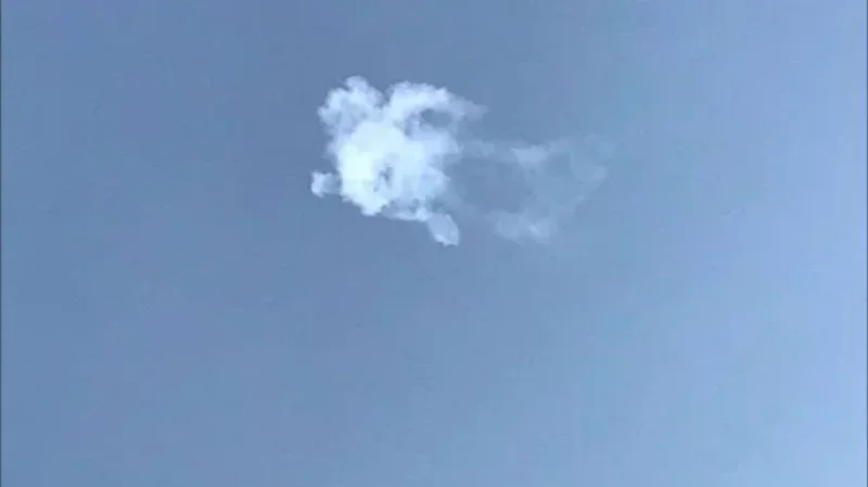 الدفاع السعودية تعترض صاروخا حوثيا فوق الرياض