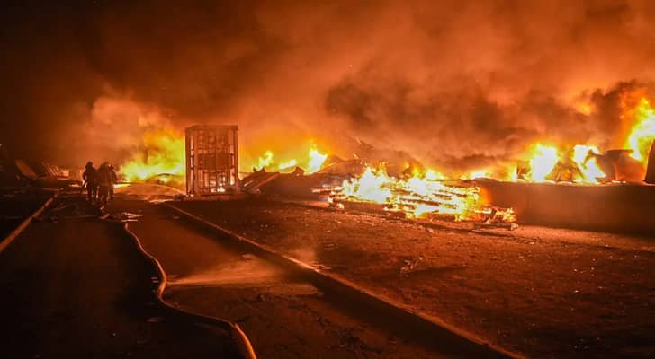 مسيرتان روسيتان تصيبان جسراً حيوياً في العاصمة الأوكرانية كييف