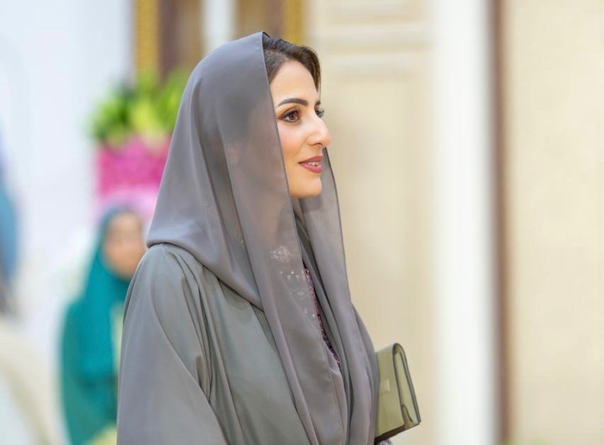 "شريكة مجد لا ينضب".. السيدة الجليلة تهنئ بمناسبة يوم المرأة العُمانية