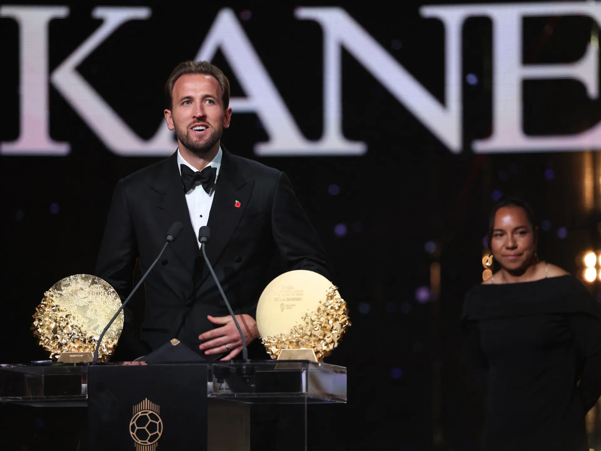 بعد تسجيل 73 هدفا.. هاري كين يتوج بجائزة "غيرد مولر" لأفضل هداف في العالم 2026