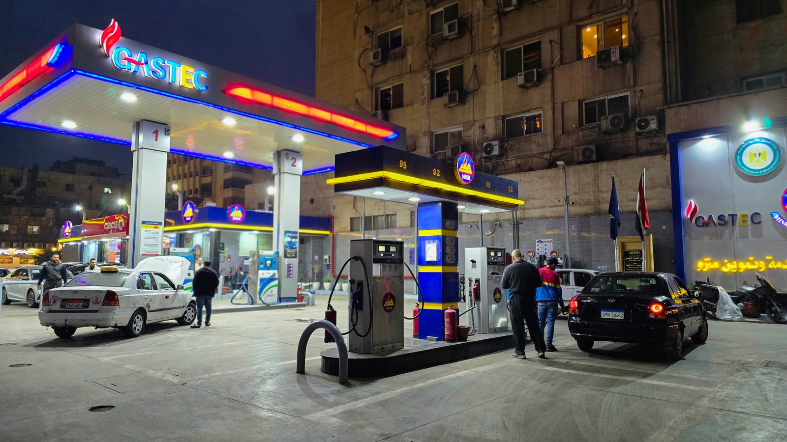 وزارة البترول المصرية تحسم موقف أسعار الوقود وتوضح حقيقة نقص أسطوانات البوتاجاز