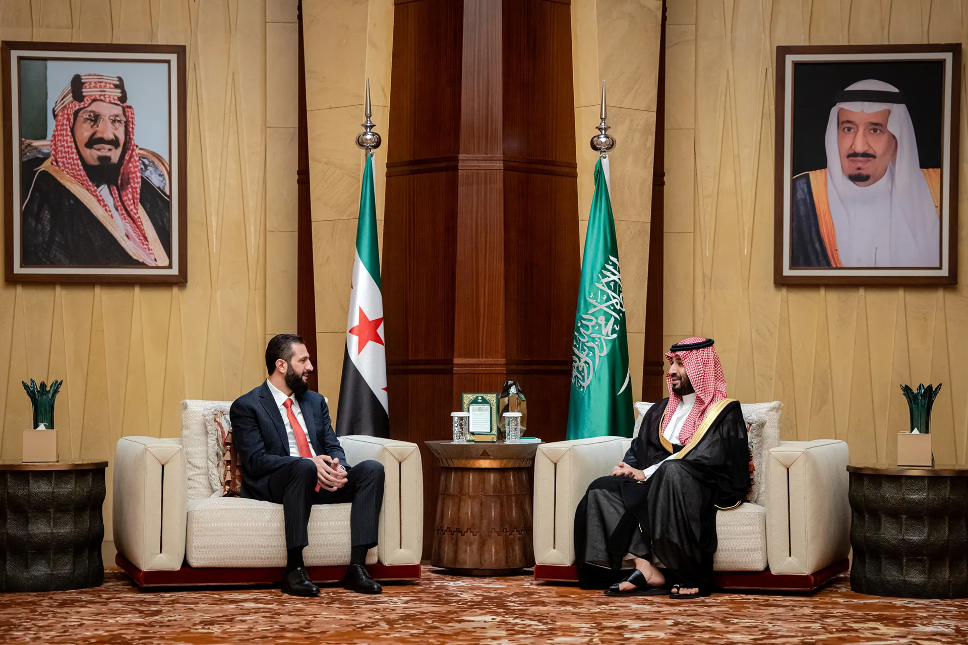 الرئيس السوري يصل الرياض ويلتقي ولي العهد السعودي