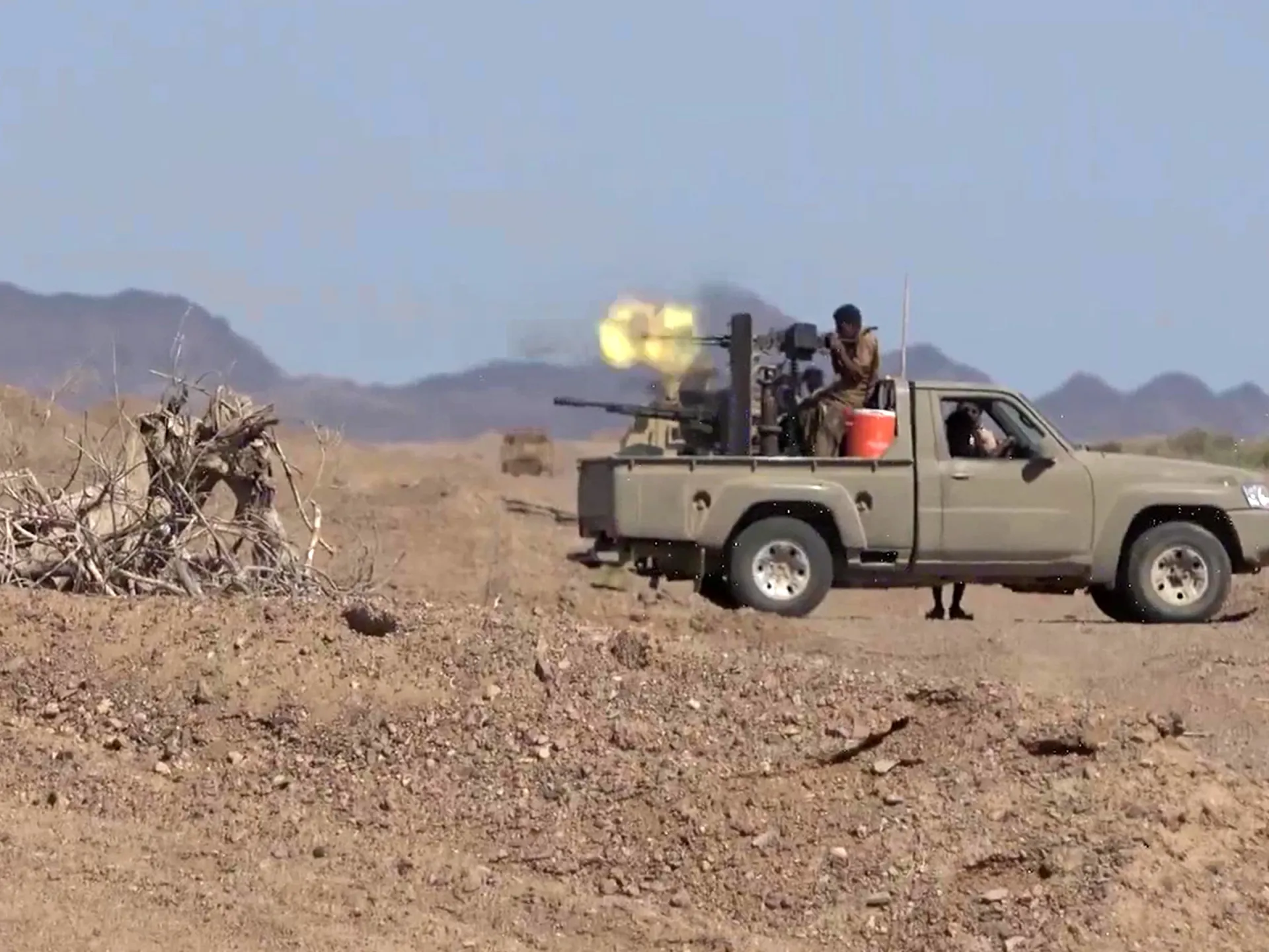 اليمن مباشر.. القوات الحكومية تؤكد تنفيذ مئات العمليات وإدانات لهجمات الحوثيين على السعودية