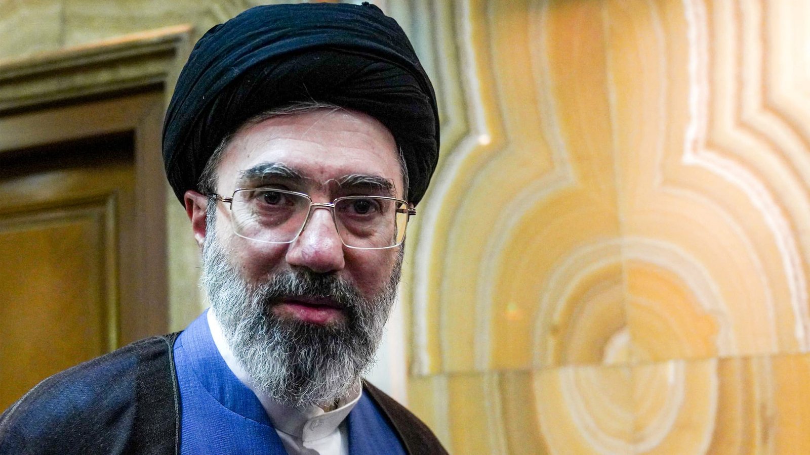 بعد يوم من اجتماعه مع "حلف مكة".. محسن رضائي يلتقي مجتبى خامنئي وهذا ما ناقشاه