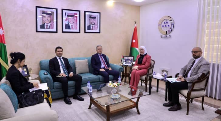 بني مصطفى تبحث مع السفير التركي تعزيز التعاون في المجالات الاجتماعية