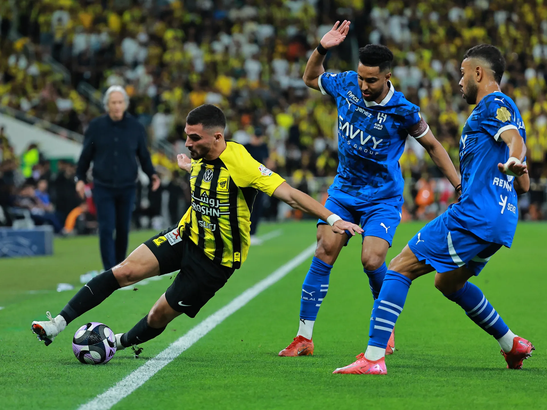 موعد مباراة الهلال والاتحاد في الدوري السعودي لكرة القدم والقنوات الناقلة