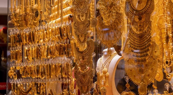 ارتفاع عوائد السندات وأسعار الطاقة تضاعف الضغوط على المعدن الأصفر