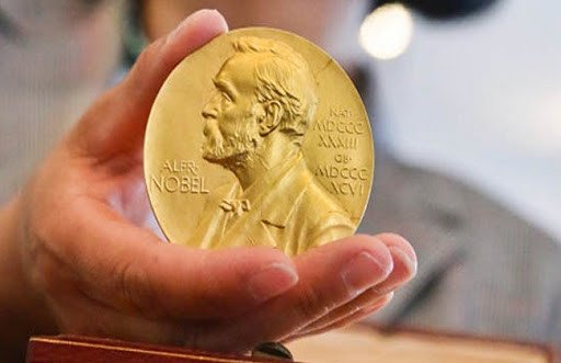 فوز الأمريكيين روبرت هول ومايكل وودفورد بجائزة نوبل في الاقتصاد لعام 2026